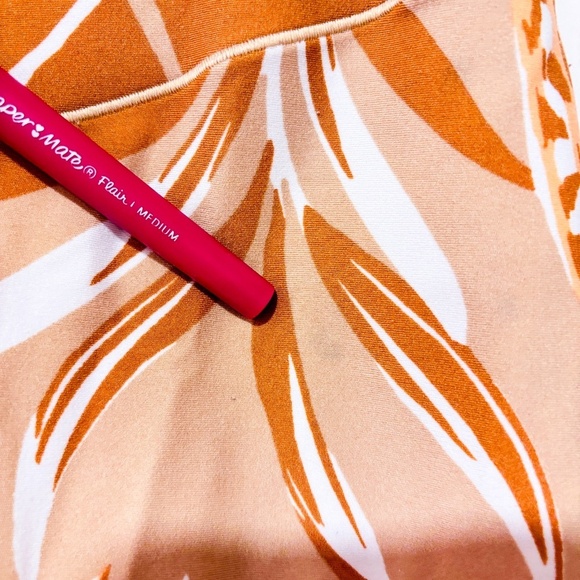 AERIE Beige bike shorts with leaf pattern - Picture 8 of 9